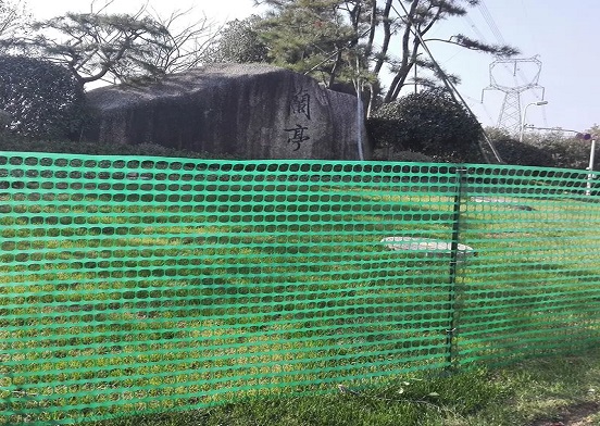 Bescherm uw kippen met plastic pluimveenetten